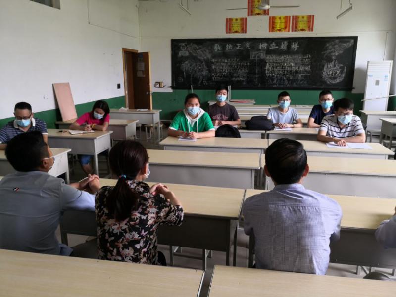 工學結合 知行合一18級大專班企業(yè)實訓課程簡報(圖2) 工學結合 知行合一18級大專班企業(yè)實訓課程簡報(圖2)