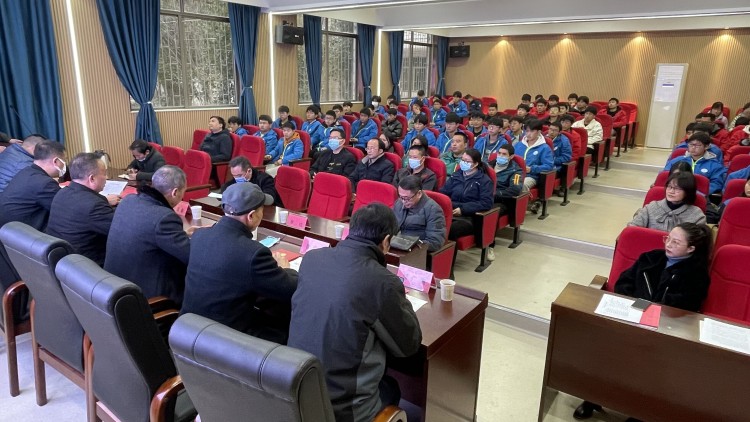 我校舉辦2021級電梯專業(yè)“現(xiàn)代學(xué)徒制”培養(yǎng)項目三方簽約儀式(圖2)